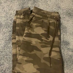 women’s size medium camo grey joggers